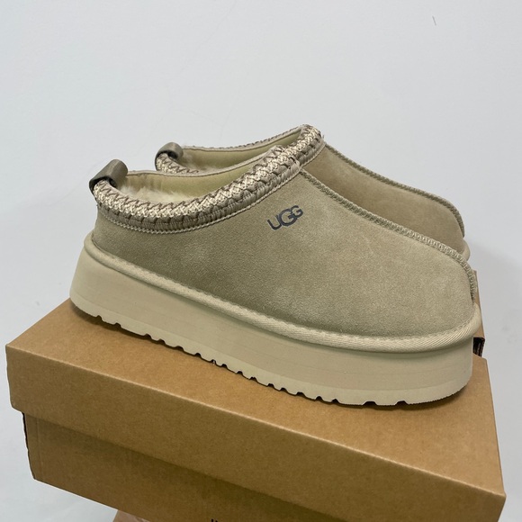 UGG Tazz Platform Slippers - Picture 4 of 5